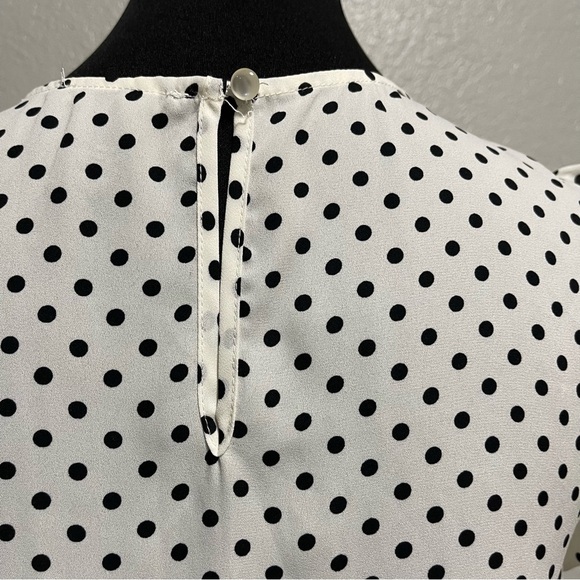 Forever 21  Polka Dot Pleated Flutter Top - Small - Picture 6 of 8
